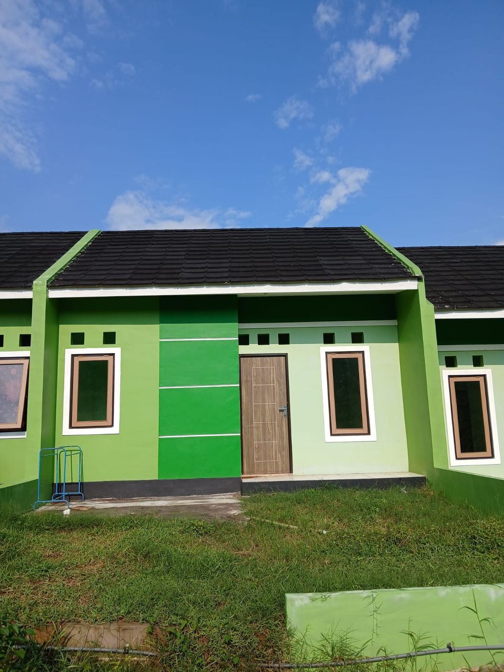 foto tampak rumah tipe F4 perumahan Griya Ayu Residence Geneng