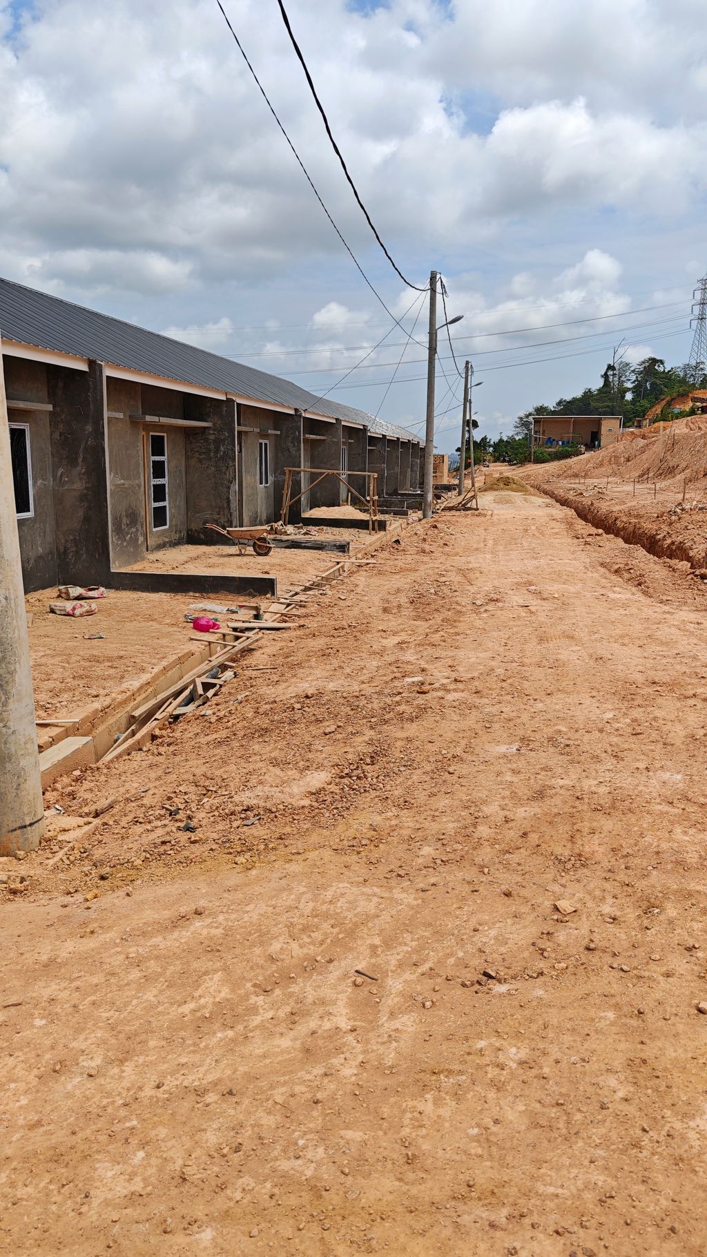 foto posisi tengah perumahan Ricci Hill