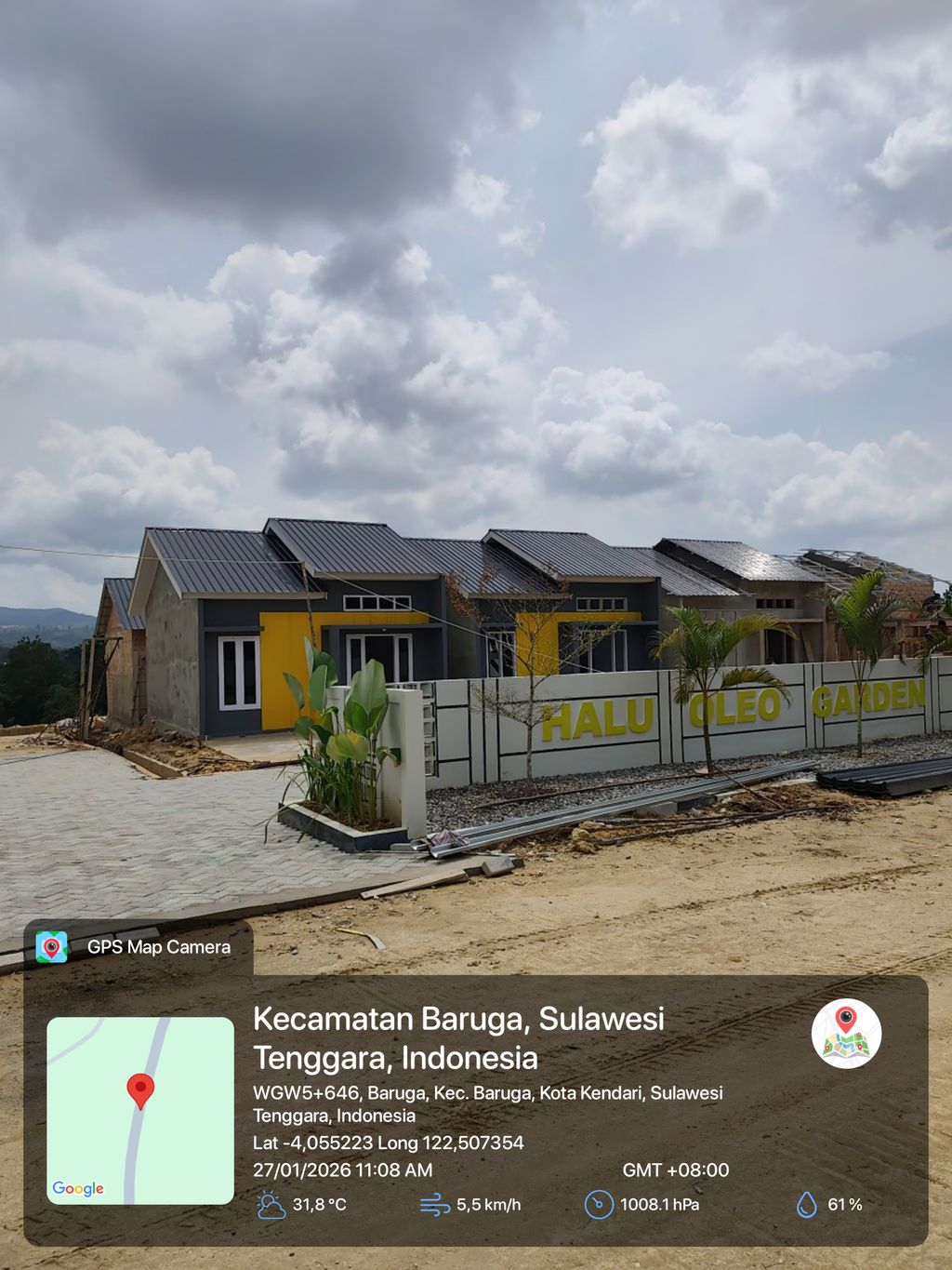 foto gerbang perumahan HALUOLEO GARDEN 8