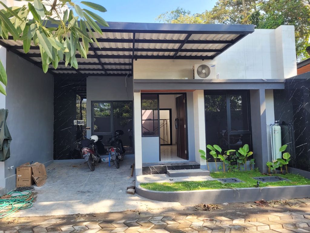 foto tampak rumah tipe Lebar 8,5 1 lantai perumahan Nawasena Residence