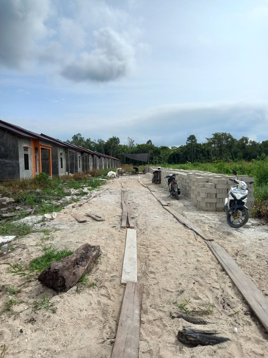 foto posisi tengah perumahan PERMATA RESIDENCE A