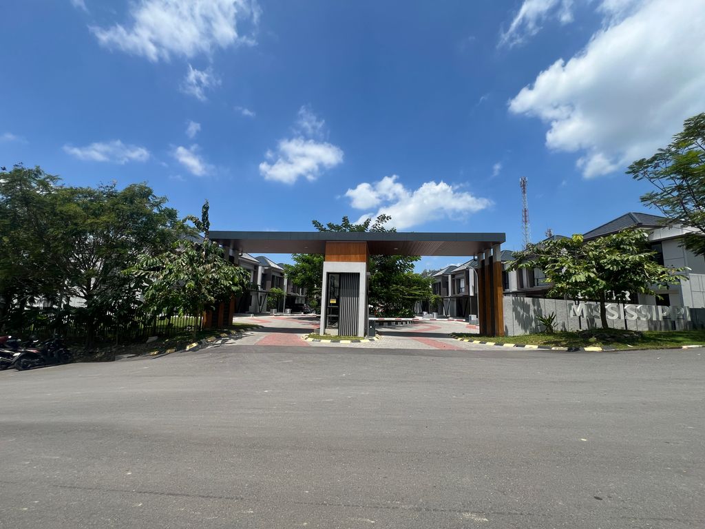foto gerbang perumahan SOLO URBANA CITY CLUSTER MISSISSIPPI BARAT