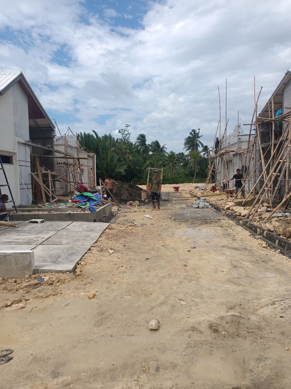 foto posisi tengah perumahan BUMI WIRADINATA II