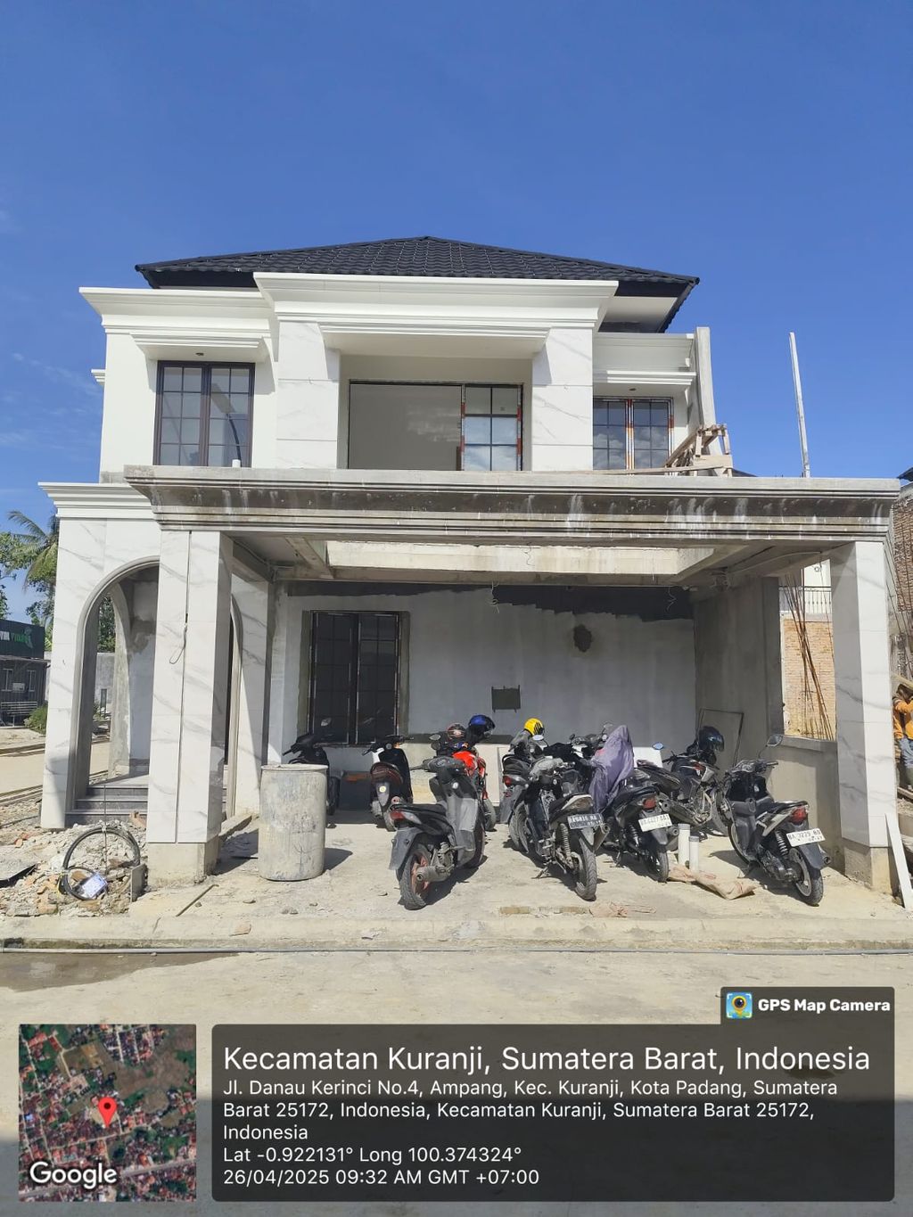 foto tampak rumah tipe 146/150 perumahan CLUSTER VILLAGIO