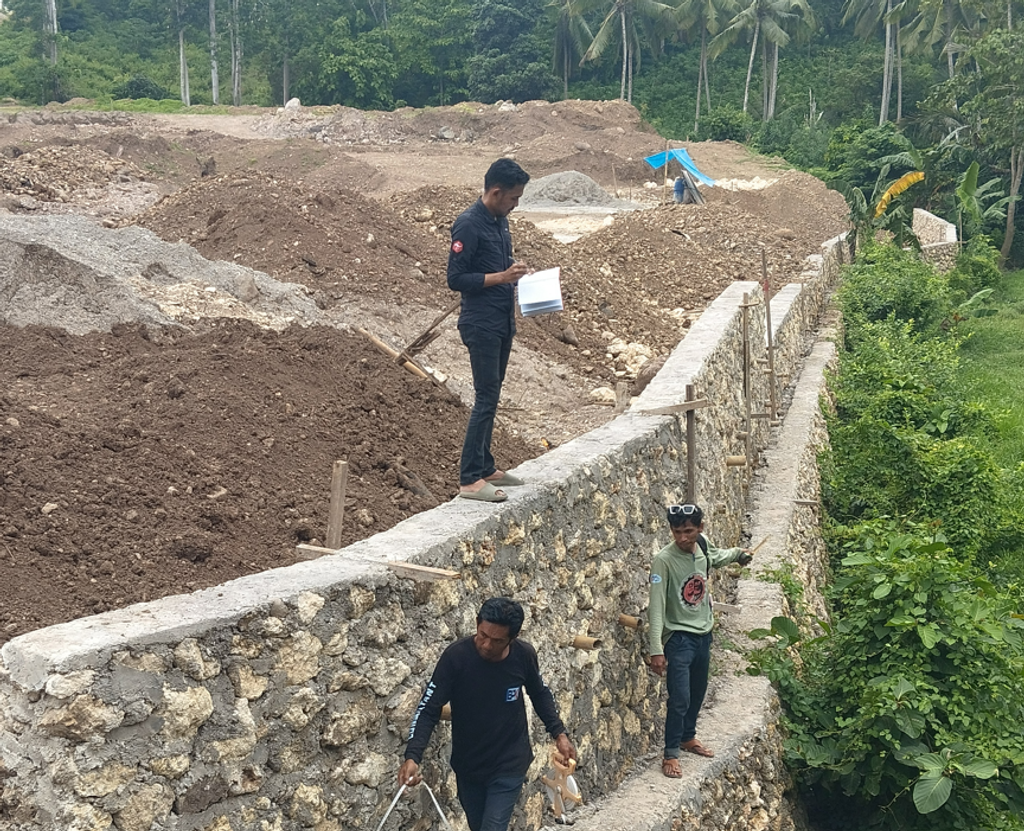 foto tampak rumah tipe LAHAN perumahan BUMI POLEWALI MAS