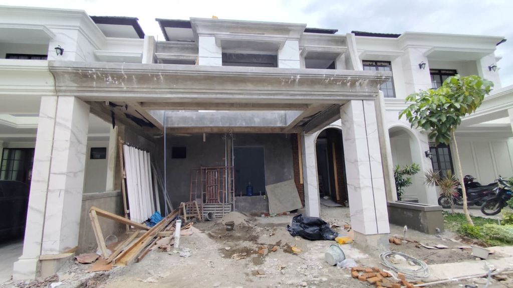 foto tampak rumah tipe 120/140 perumahan CLUSTER VILLAGIO