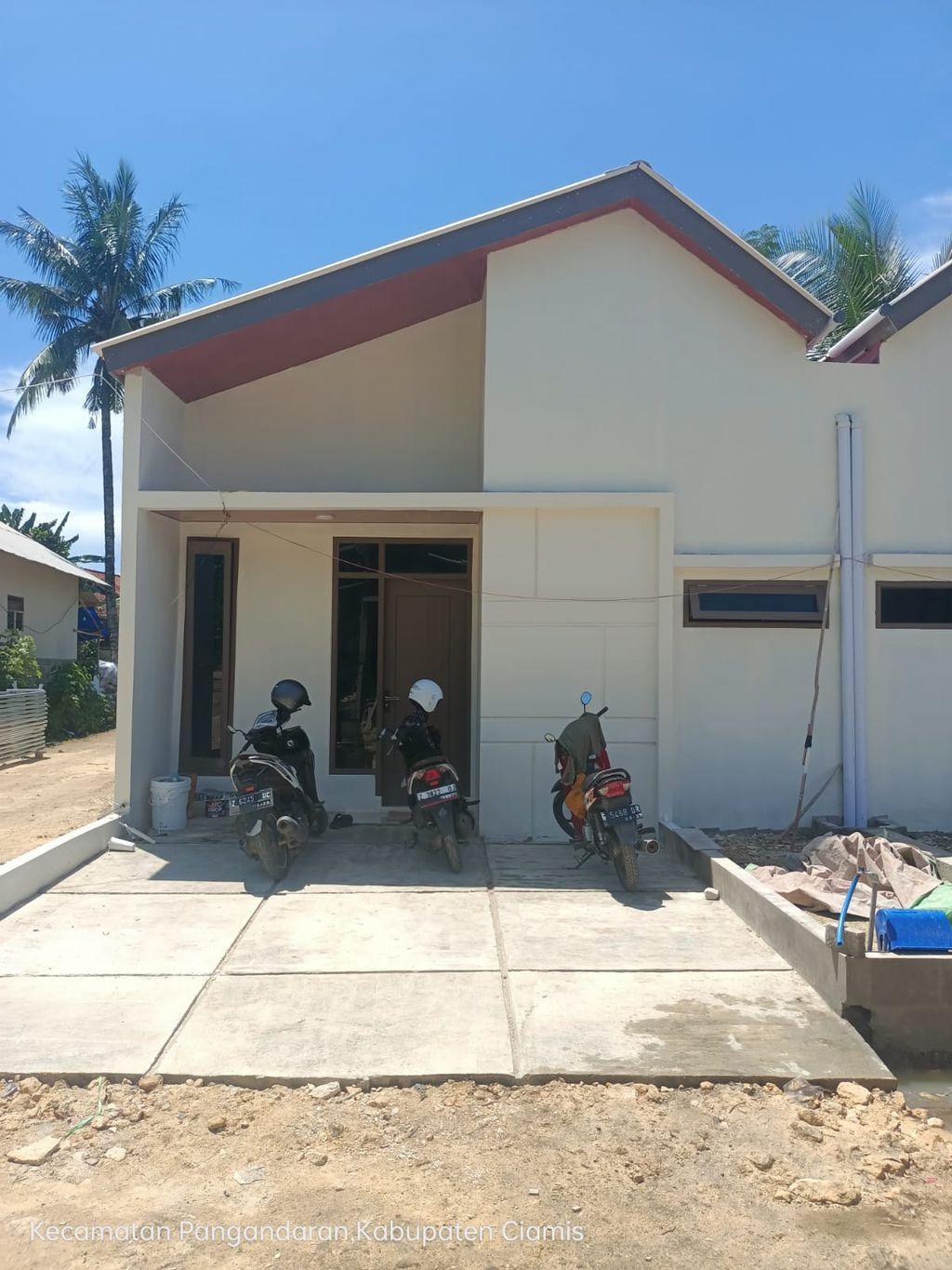 foto tampak rumah tipe 32/60 T1 perumahan BUMI WIRADINATA II