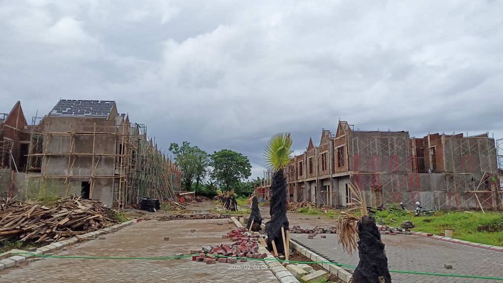 foto posisi tengah perumahan WOODLAND RESIDENCE