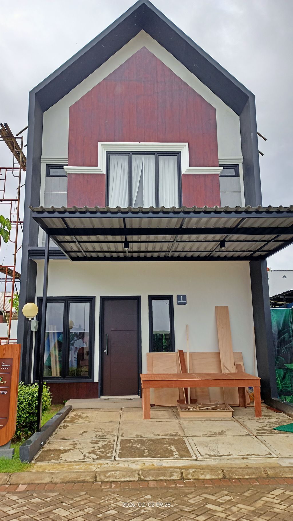 foto contoh rumah perumahan WOODLAND RESIDENCE