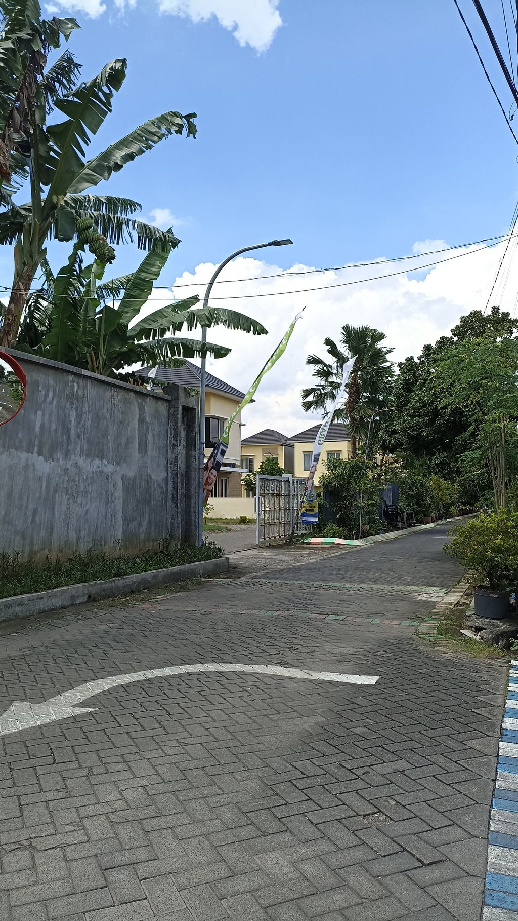 foto posisi tengah perumahan Graha Calathea