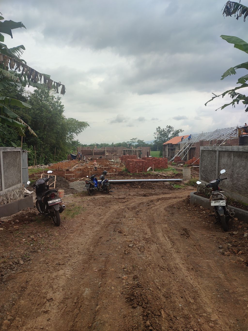 foto posisi tengah perumahan TAVISHA PERMAI