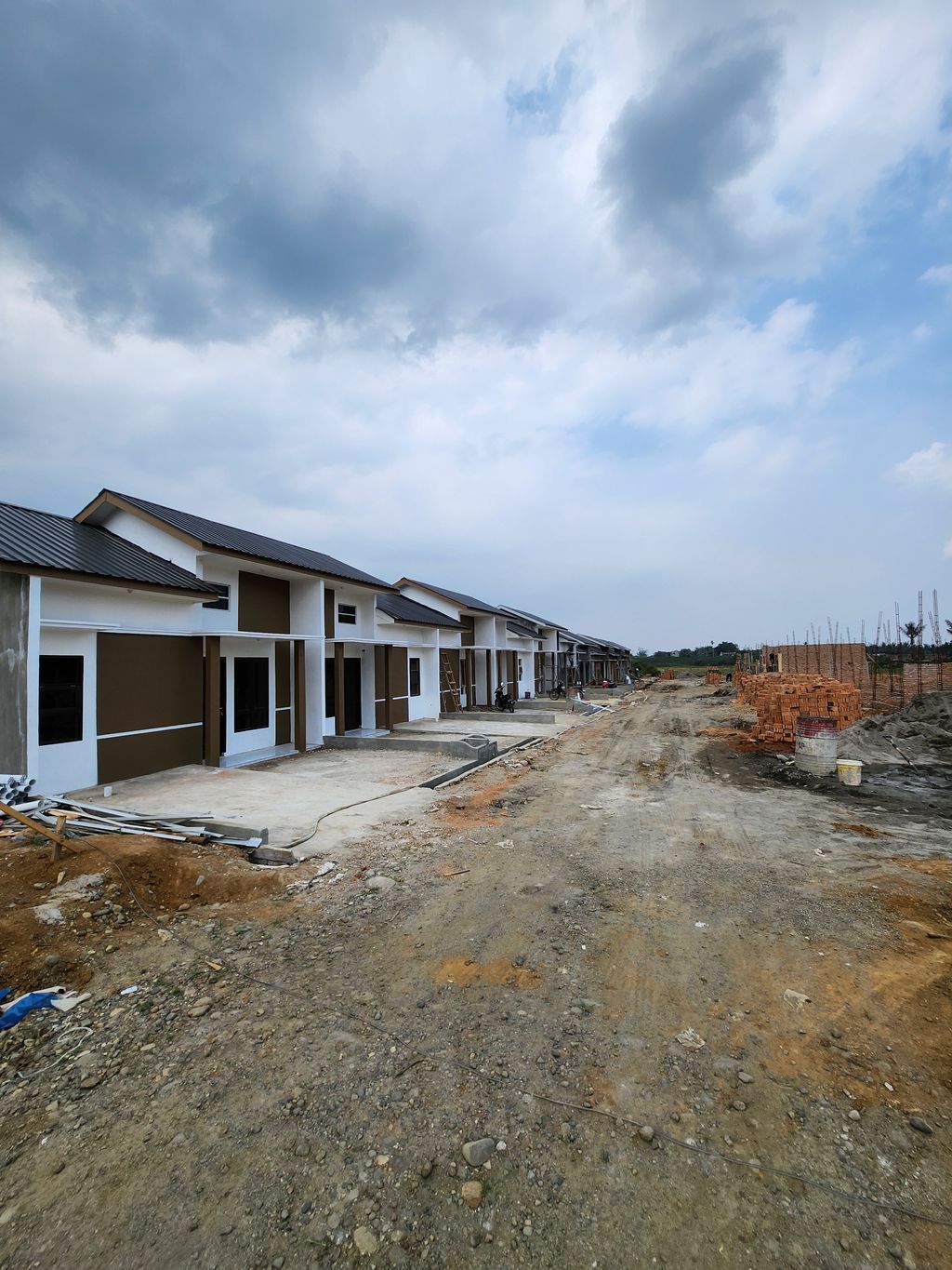 foto posisi tengah perumahan BUANA RESIDENCE