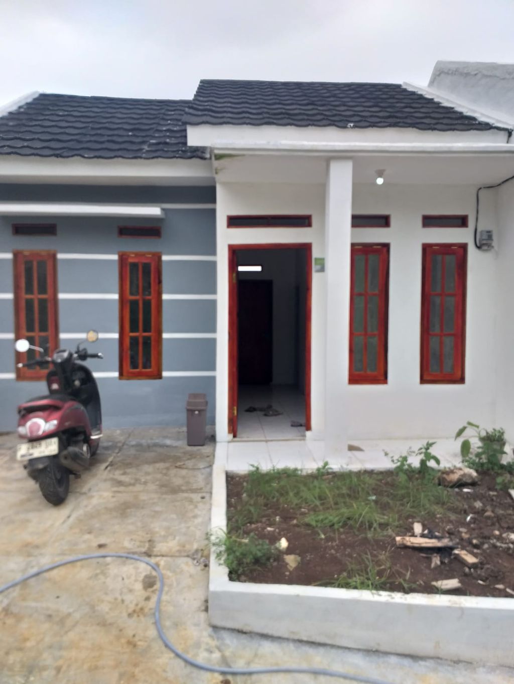 foto tampak rumah tipe 36/66 (PMK 2024) perumahan NAGRAK HILL