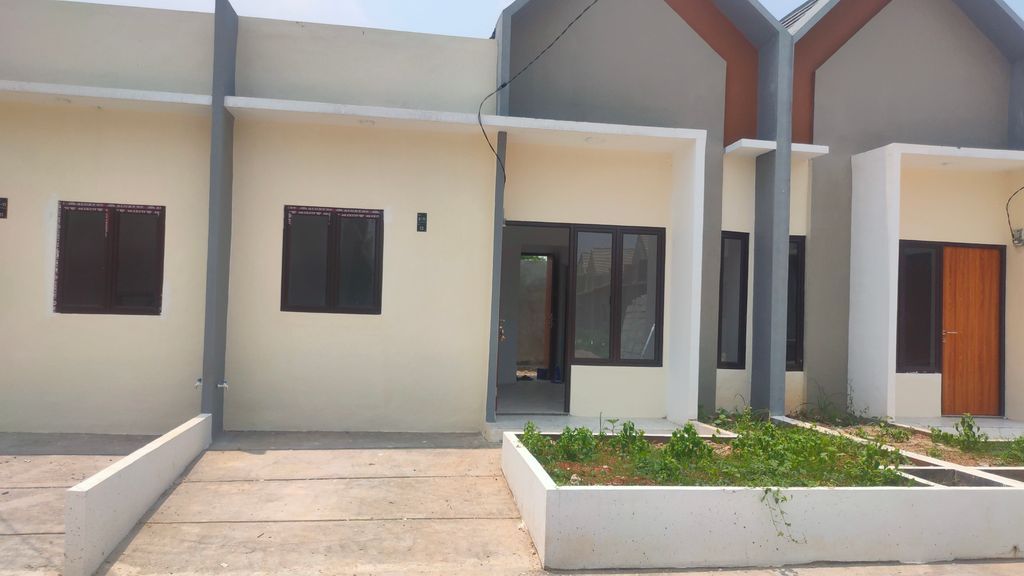 foto tampak rumah tipe komersil subsidi pmk 90 100 perumahan CIRUASLAND TAHAP 3
