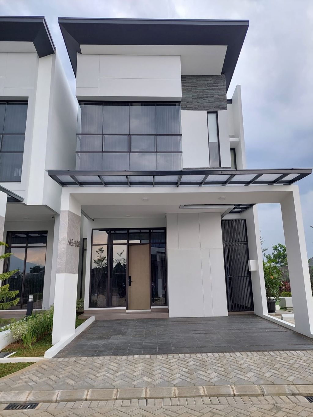 foto tampak rumah tipe Pinea perumahan Perumahan Pine Residence Cluster Northern Pine