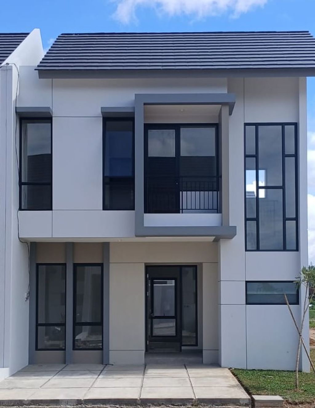 foto tampak rumah tipe CORDIA perumahan PARAHYANGAN GARDEN CITY