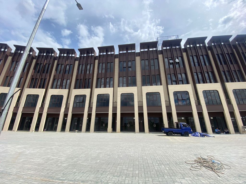 foto tampak rumah tipe 467 perumahan Grand Kota Bintang