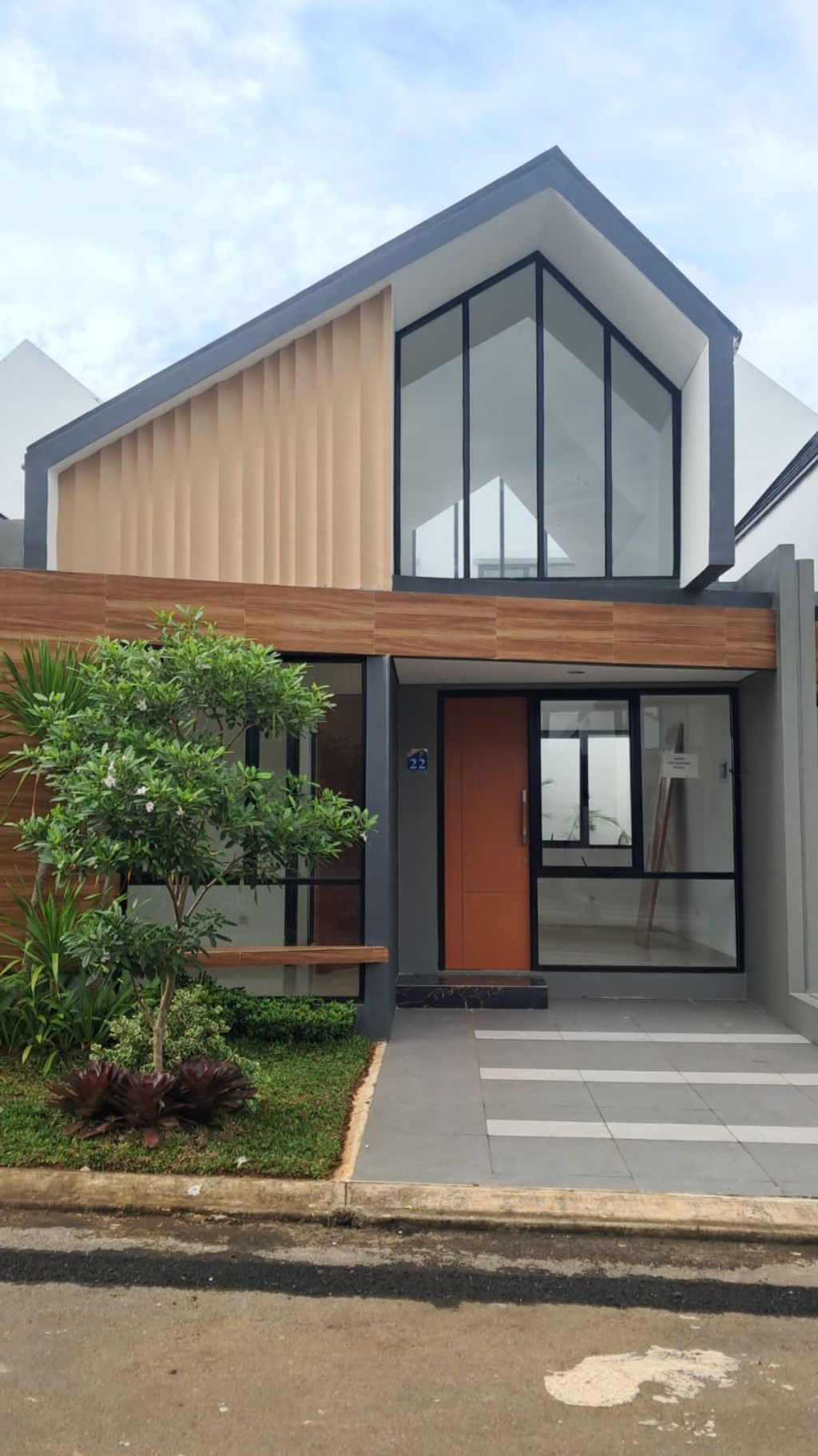 foto tampak rumah tipe C perumahan Trevista Hills - Cluster Kebayoran