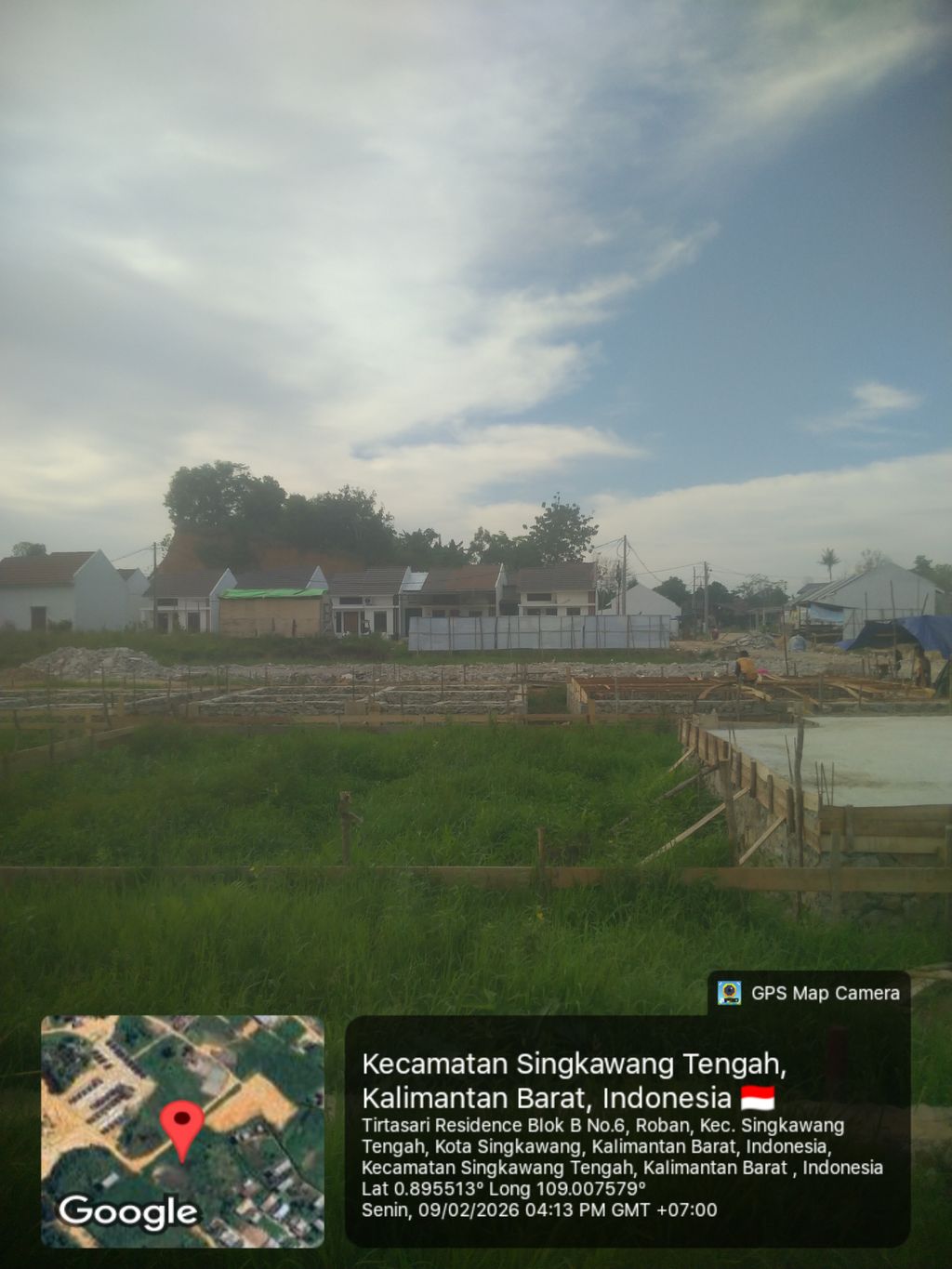 foto posisi tengah perumahan Grand Tirtasari
