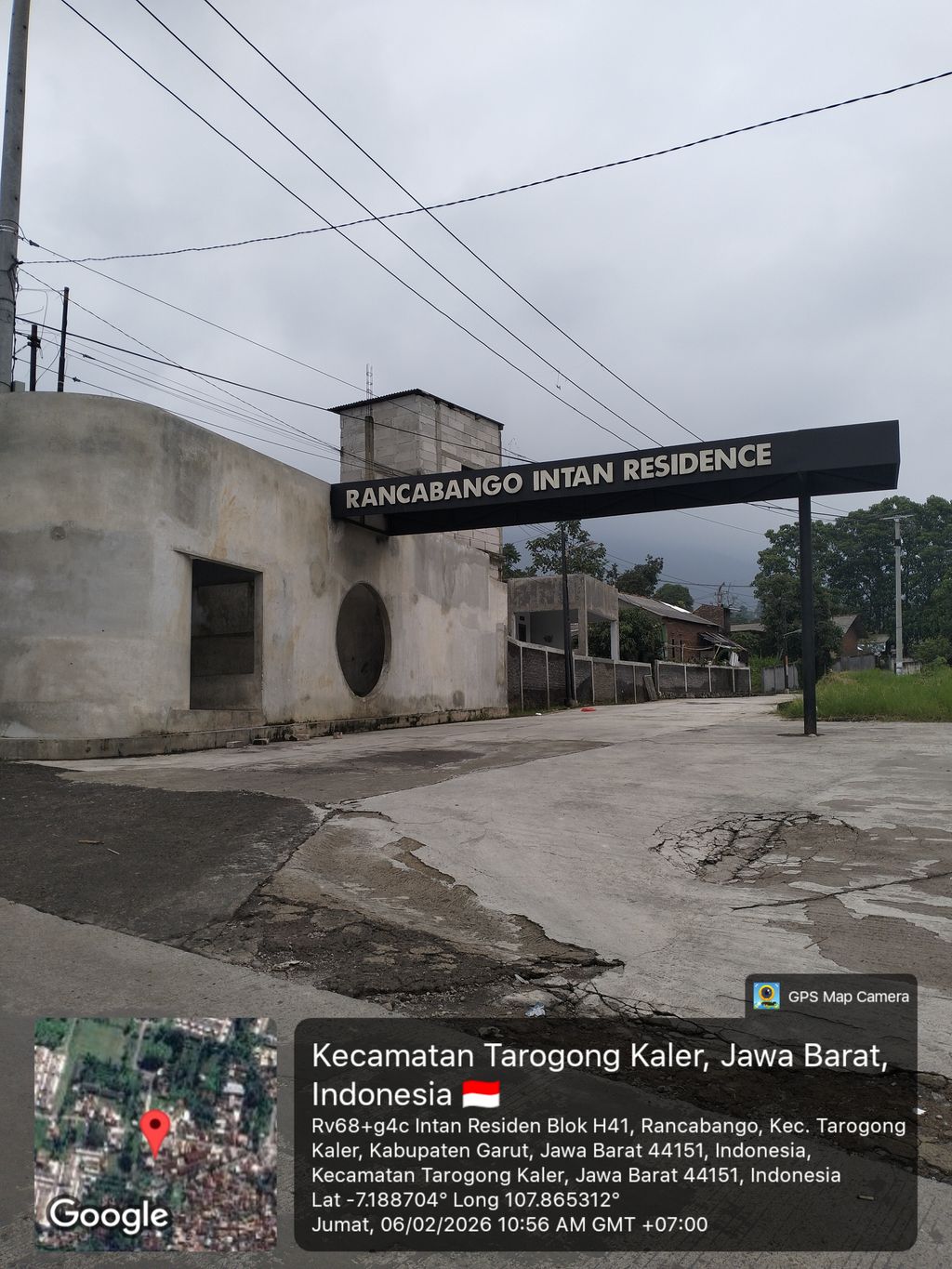 foto gerbang perumahan RANCABANGO INTAN RESIDENCE TAHAP V