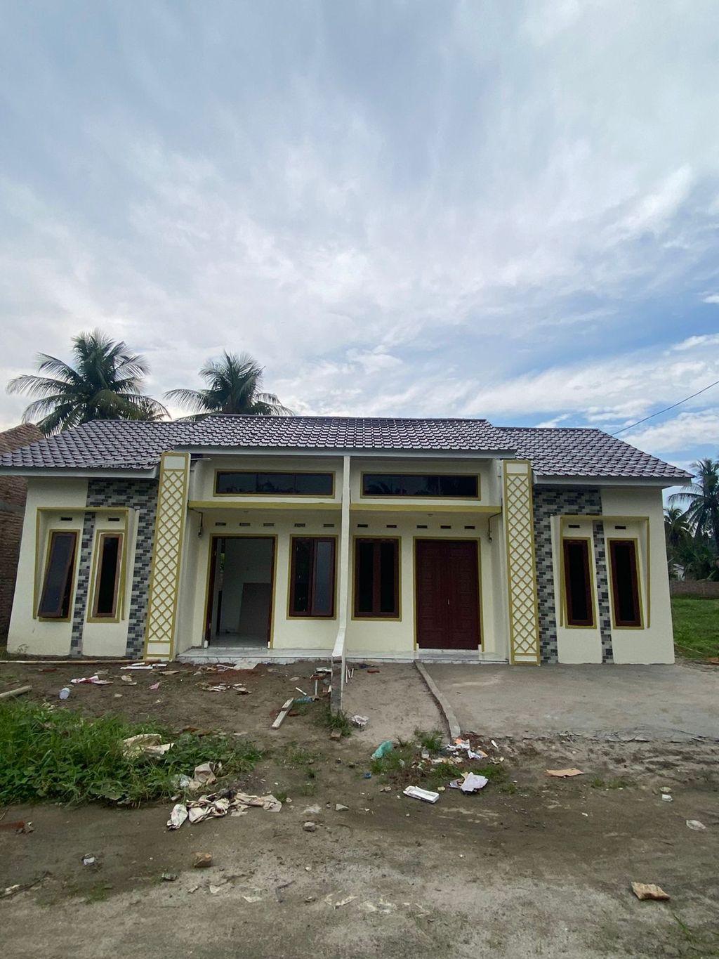 foto tampak rumah tipe 36/90 perumahan Griya Utama Sidodadi 2