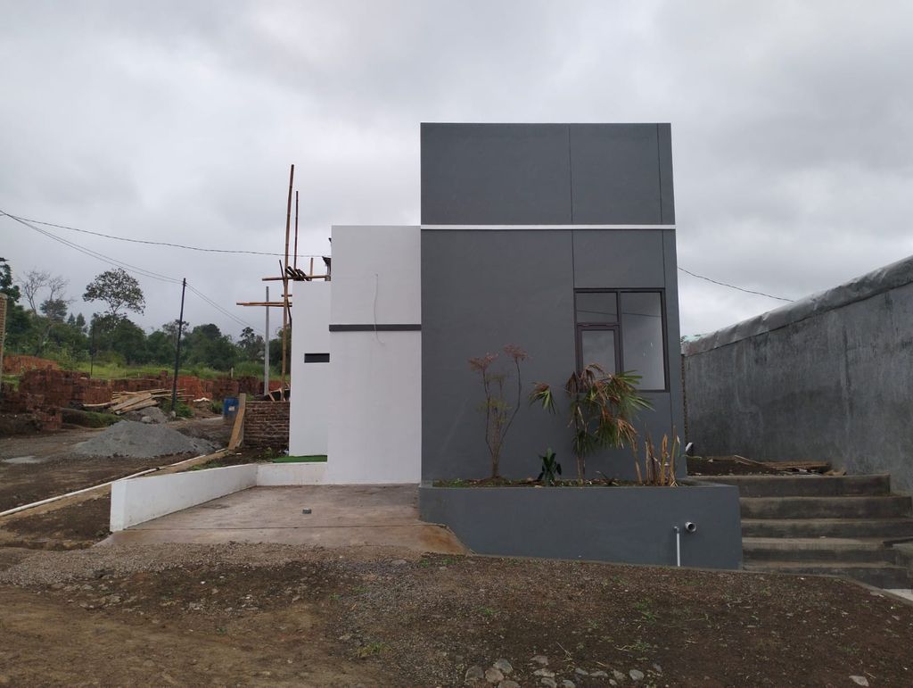 foto tampak rumah tipe 34/60 perumahan RANCABANGO INTAN RESIDENCE TAHAP V