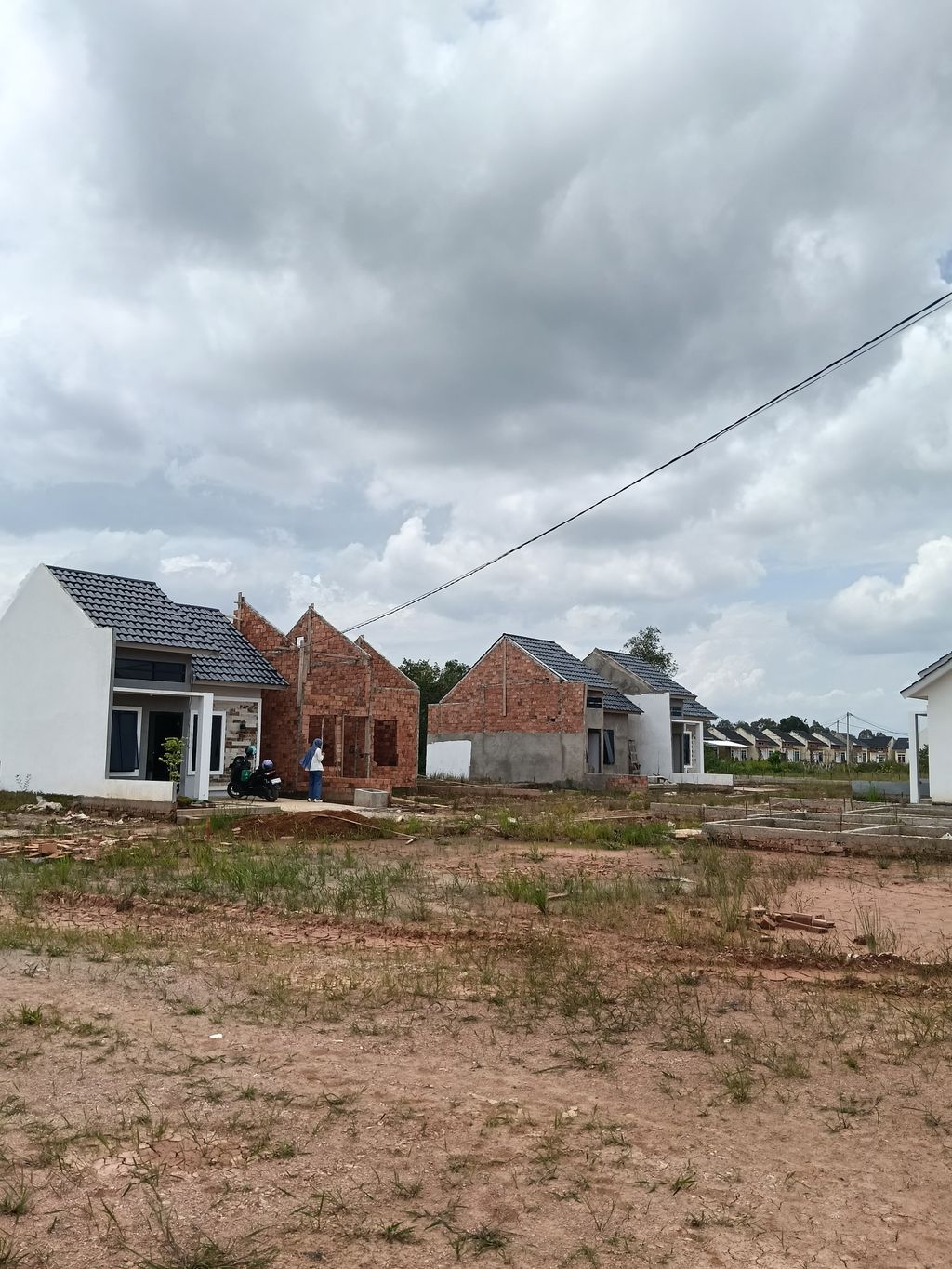 foto posisi tengah perumahan GRIYA INDAH PERMAI 6