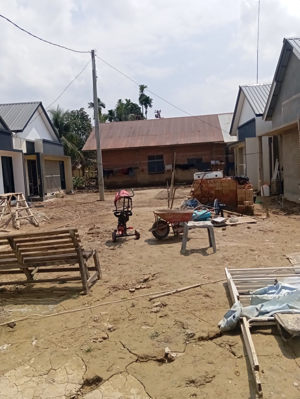 foto posisi tengah perumahan BAHAGIA RESIDENCE