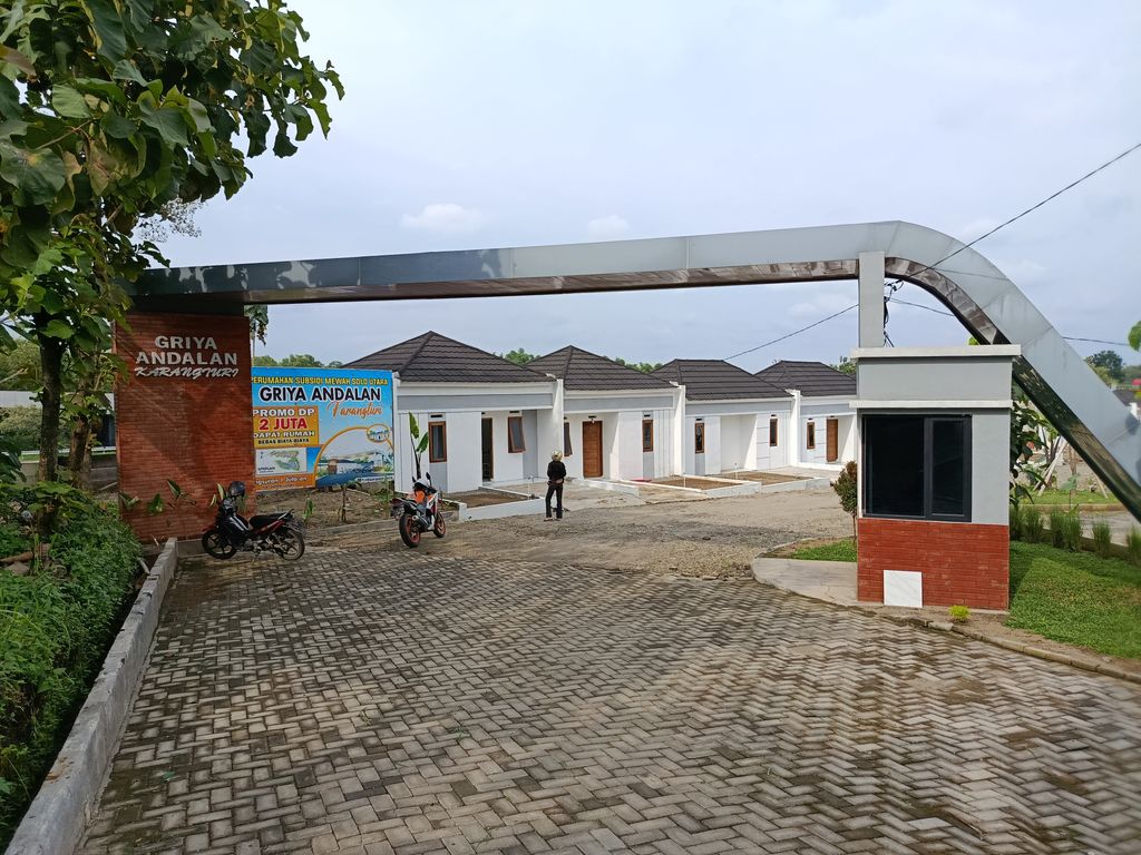 foto gerbang perumahan GRIYA ANDALAN KARANGTURI