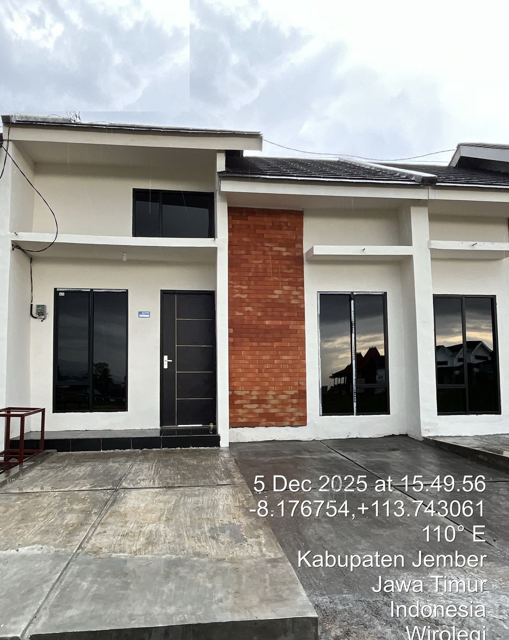 foto tampak rumah tipe 30 perumahan WIROLEGI REGENCY