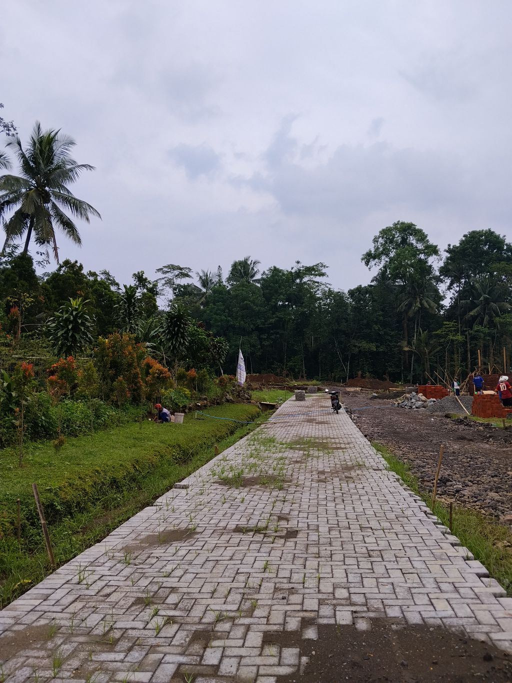 foto posisi tengah perumahan GRAND MIRANDA SUMBANG
