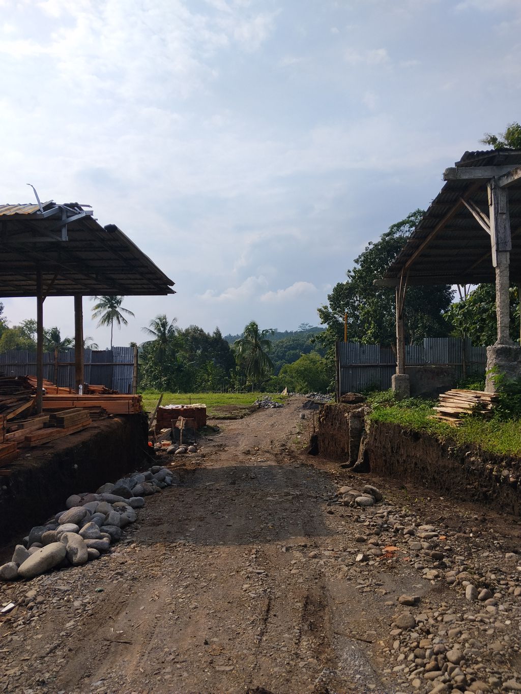 foto posisi tengah perumahan Grand Satya Bumiayu 3 The Garden