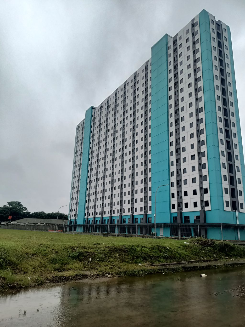 foto contoh rumah perumahan Riverdale BizHub