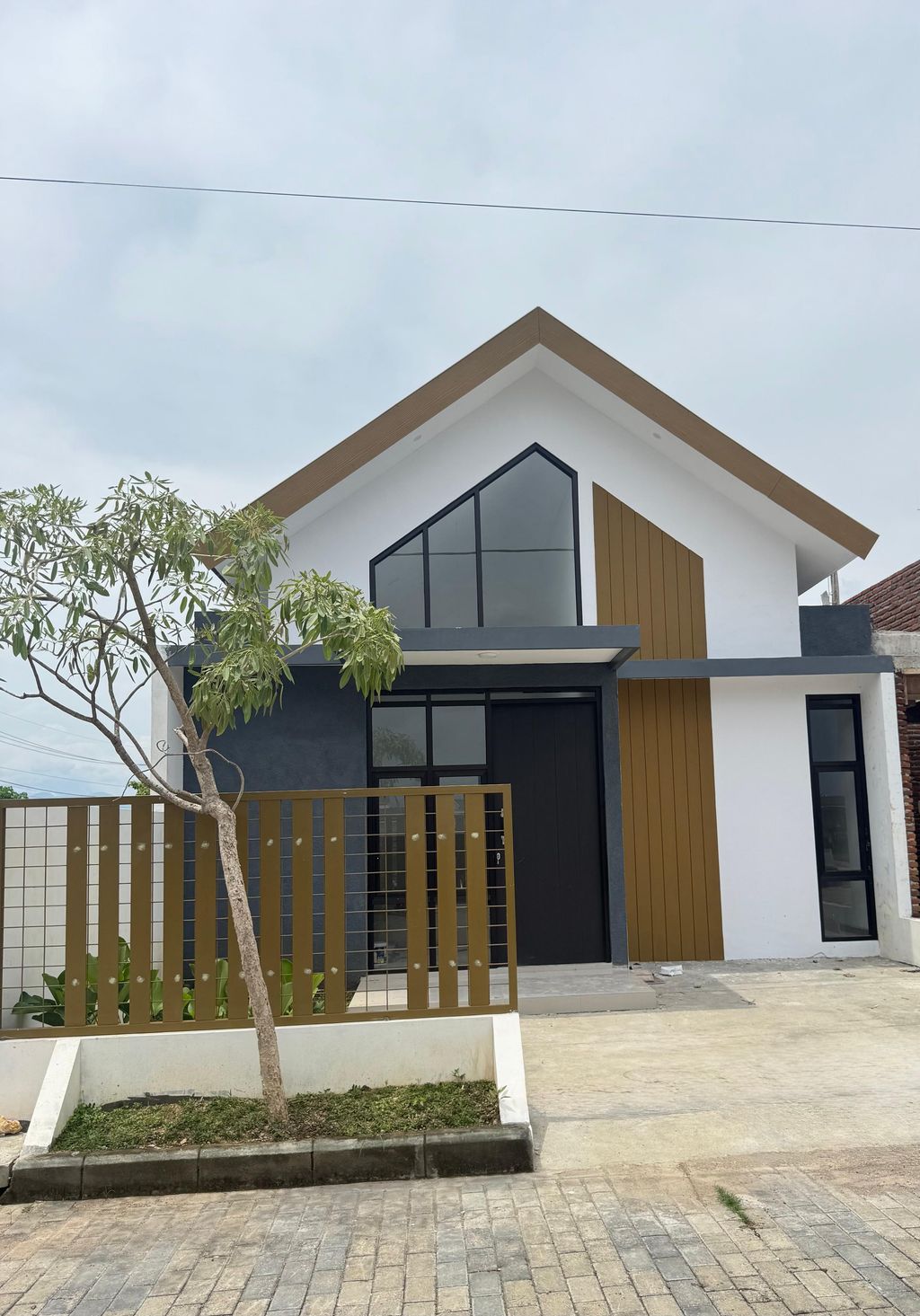 foto tampak rumah tipe Jasmine perumahan Sylvana Town House
