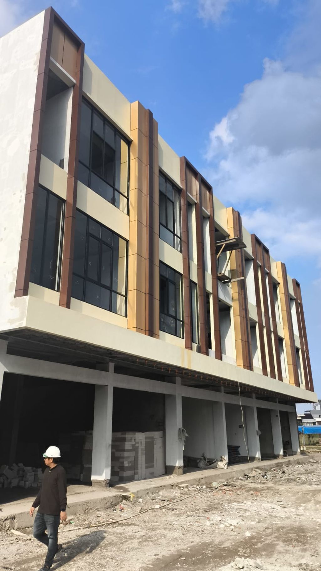 foto contoh rumah perumahan RUKAN GRAND VICTORY