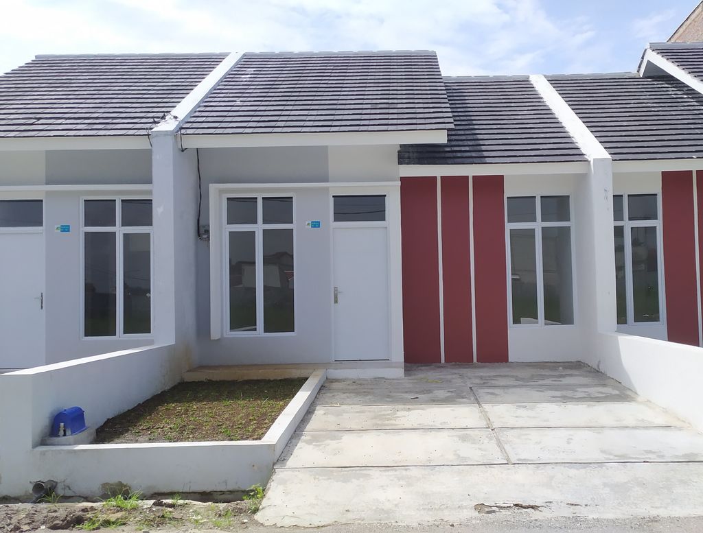 foto tampak rumah tipe 30 perumahan GADING TUTUKA RESIDENCE kirana