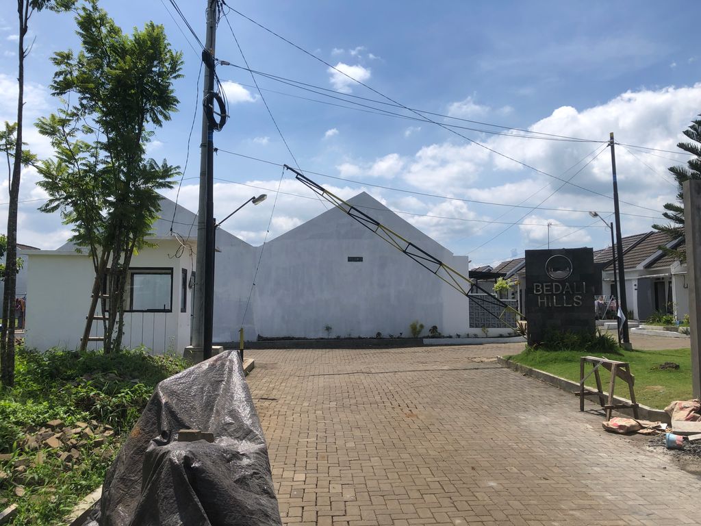 foto gerbang perumahan Bedali Hills