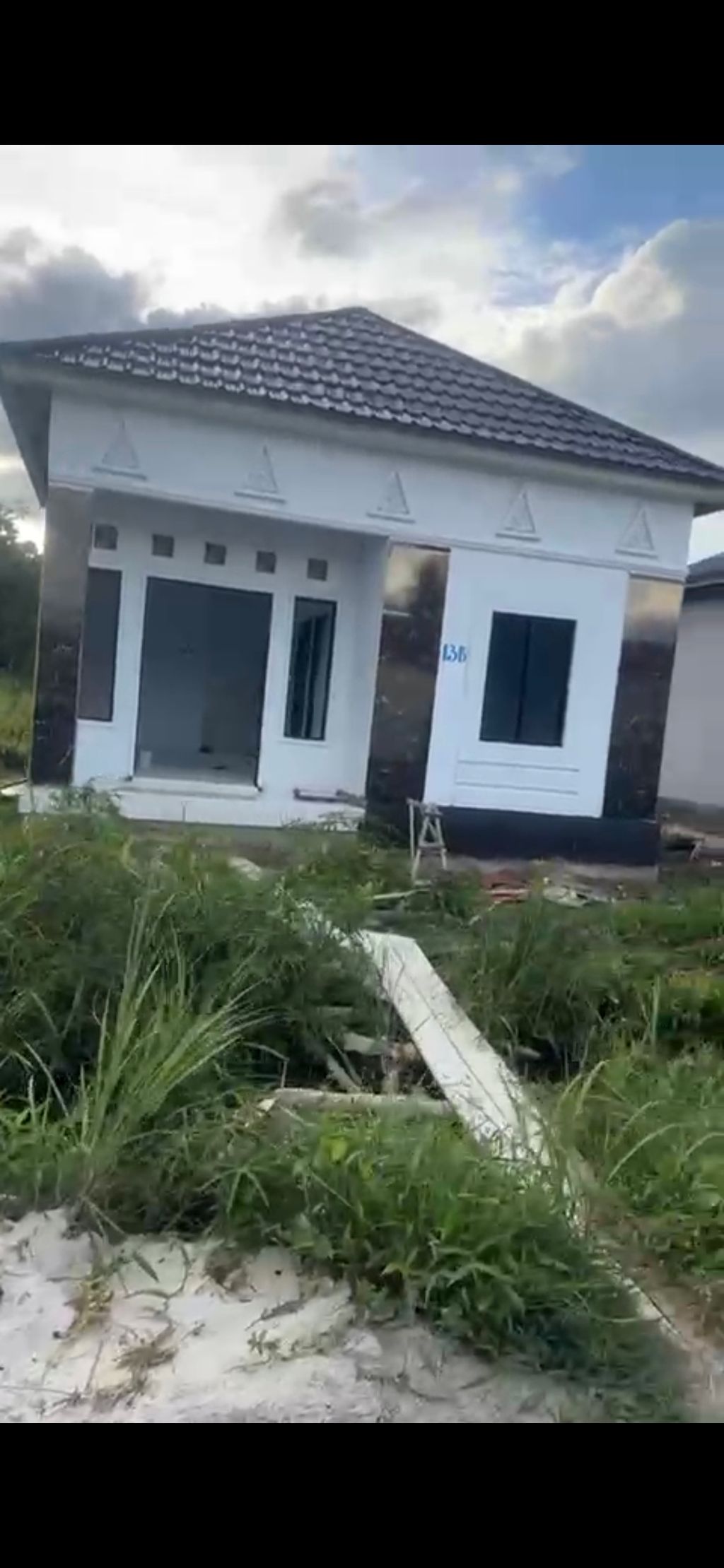 foto tampak rumah tipe 36 perumahan WENGGA METROPOLITAN