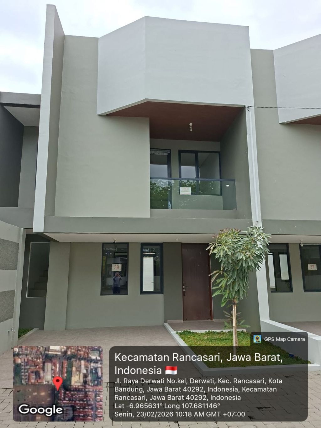 foto tampak rumah tipe 104/102 R39 perumahan PERUMAHAN DERWATI MAS
