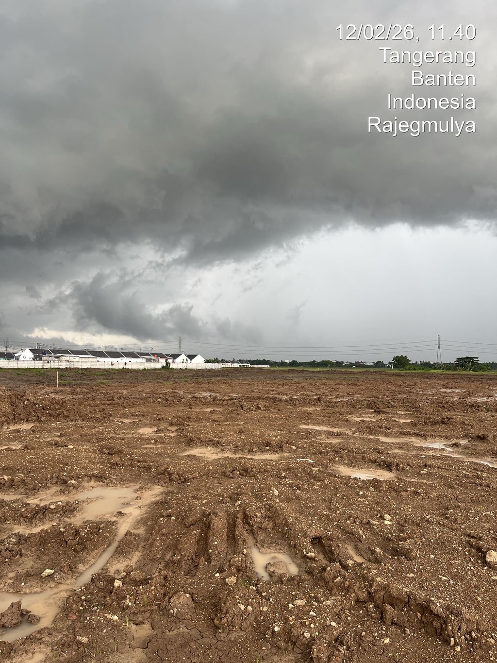 foto posisi tengah perumahan Grand Madani Residence 4 Cluster Bima