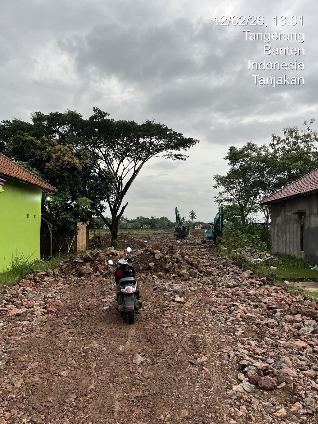 foto gerbang perumahan Grand Madani Residence 4 Cluster Bima