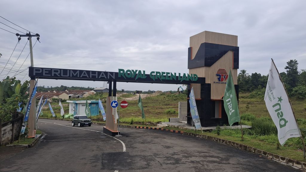 foto gerbang perumahan ROYAL GREEN LAND TAHAP 4