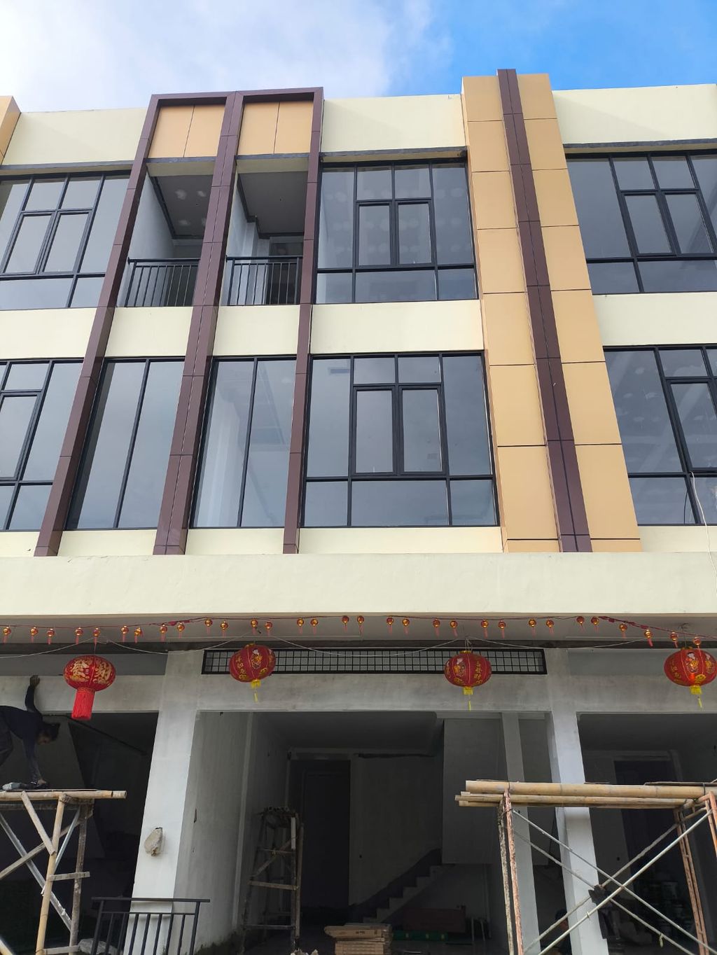 foto tampak rumah tipe 5 X 13 perumahan RUKAN GRAND VICTORY