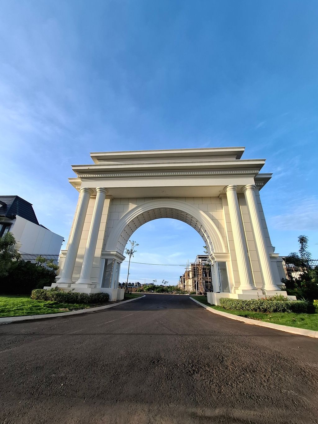 foto posisi tengah perumahan PERUMAHAN CITRALAND TALLASA CITY