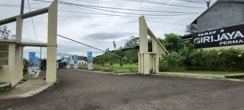 foto gerbang perumahan GIRIJAYA PERMAI