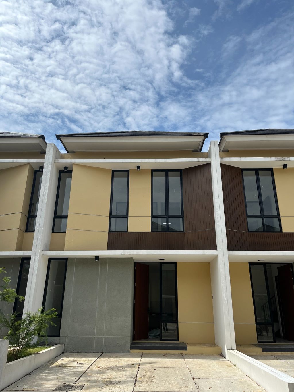 foto tampak rumah tipe 70 perumahan VICTORIA HILL RESIDENCE TAHAP 1