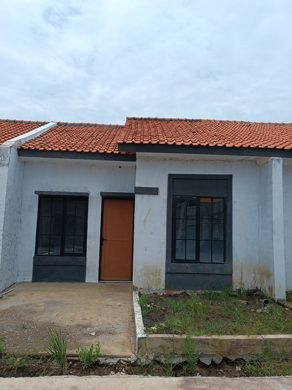 foto tampak rumah tipe 30/60 perumahan Perumahan Dahayu Singakerta