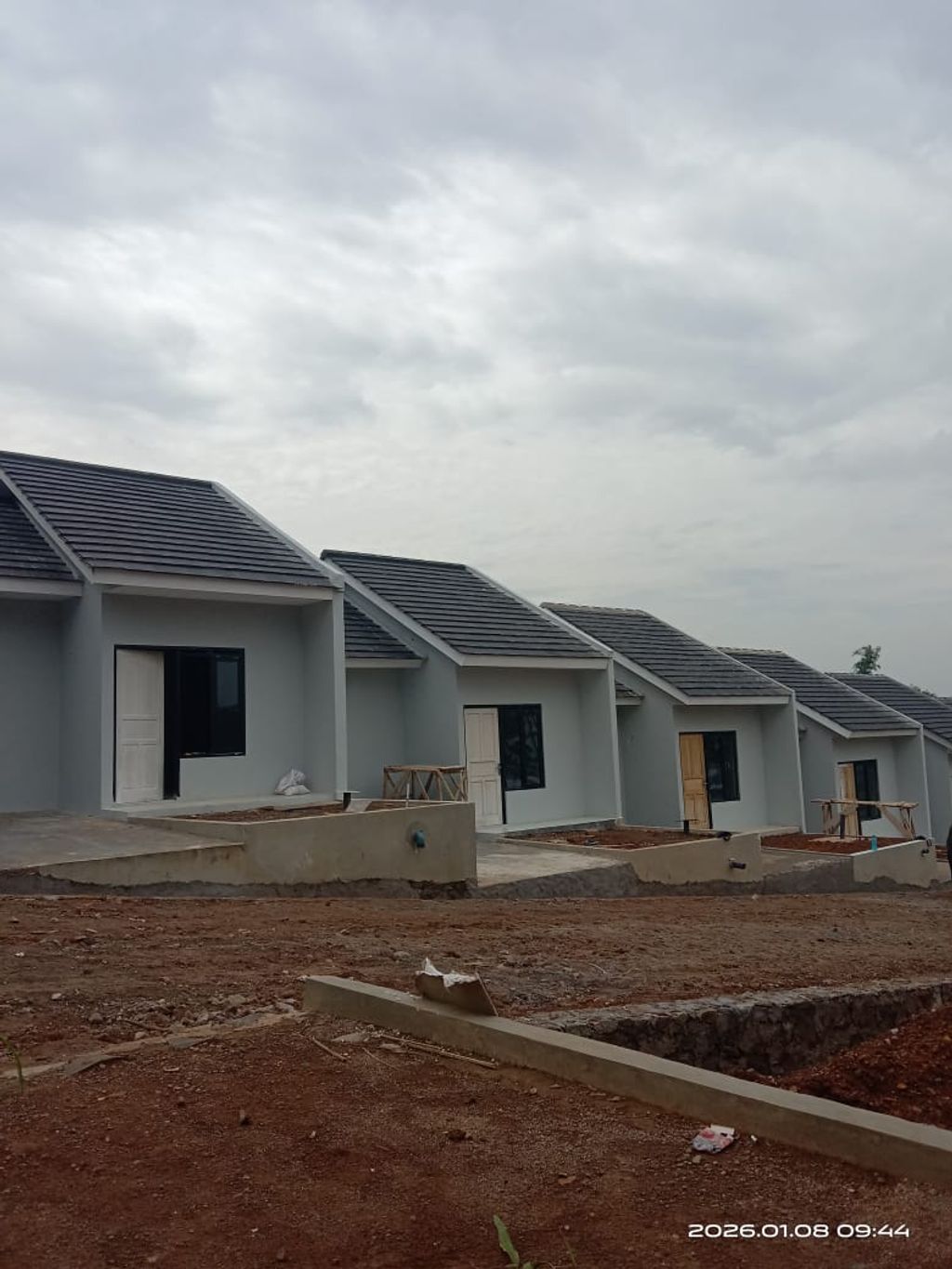 foto tampak rumah tipe Subsidi 30/60 perumahan BUKIT CICALENGKA LESTARI