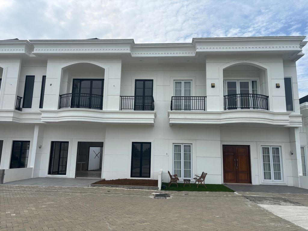 foto tampak rumah tipe VILLA 2 LT perumahan CAPITAL RESIDENCE