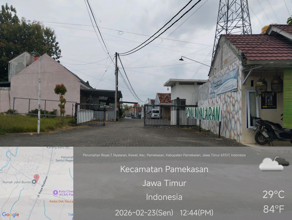 foto gerbang perumahan ROYAL NYALARAN 4